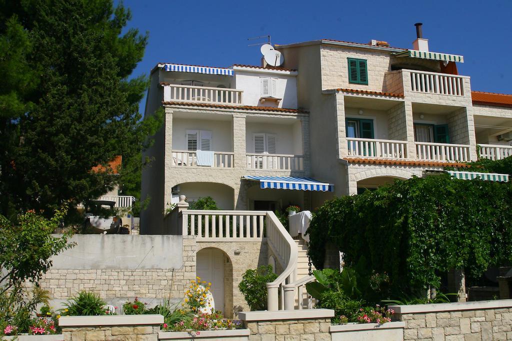 Guest House Marija Bol Bagian luar foto