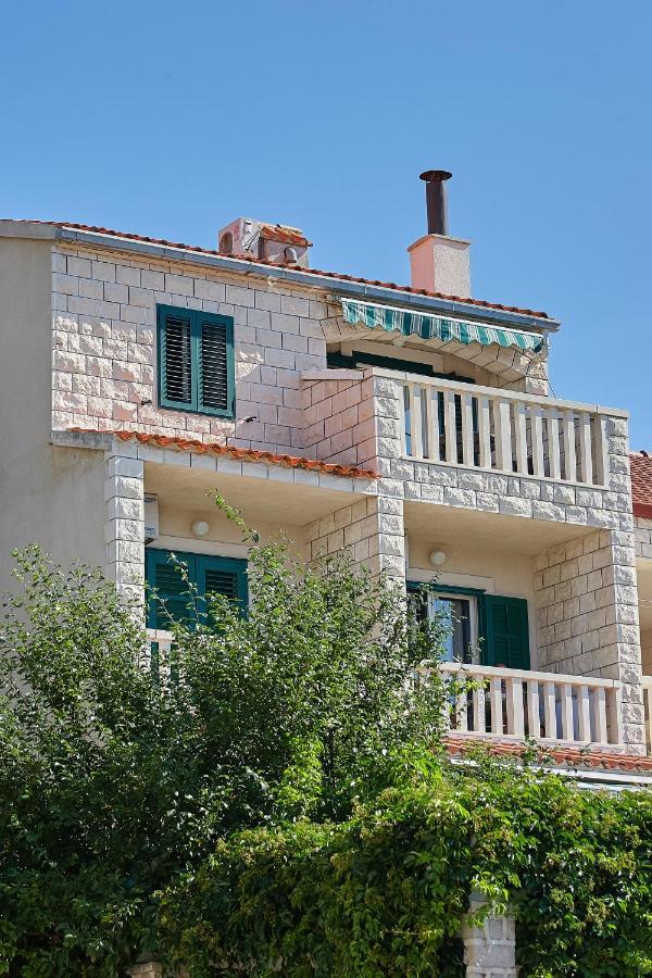 Guest House Marija Bol Bagian luar foto