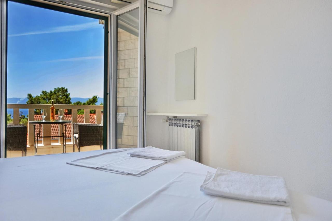 Guest House Marija Bol Bagian luar foto