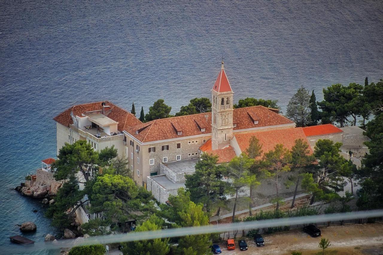 Guest House Marija Bol Bagian luar foto