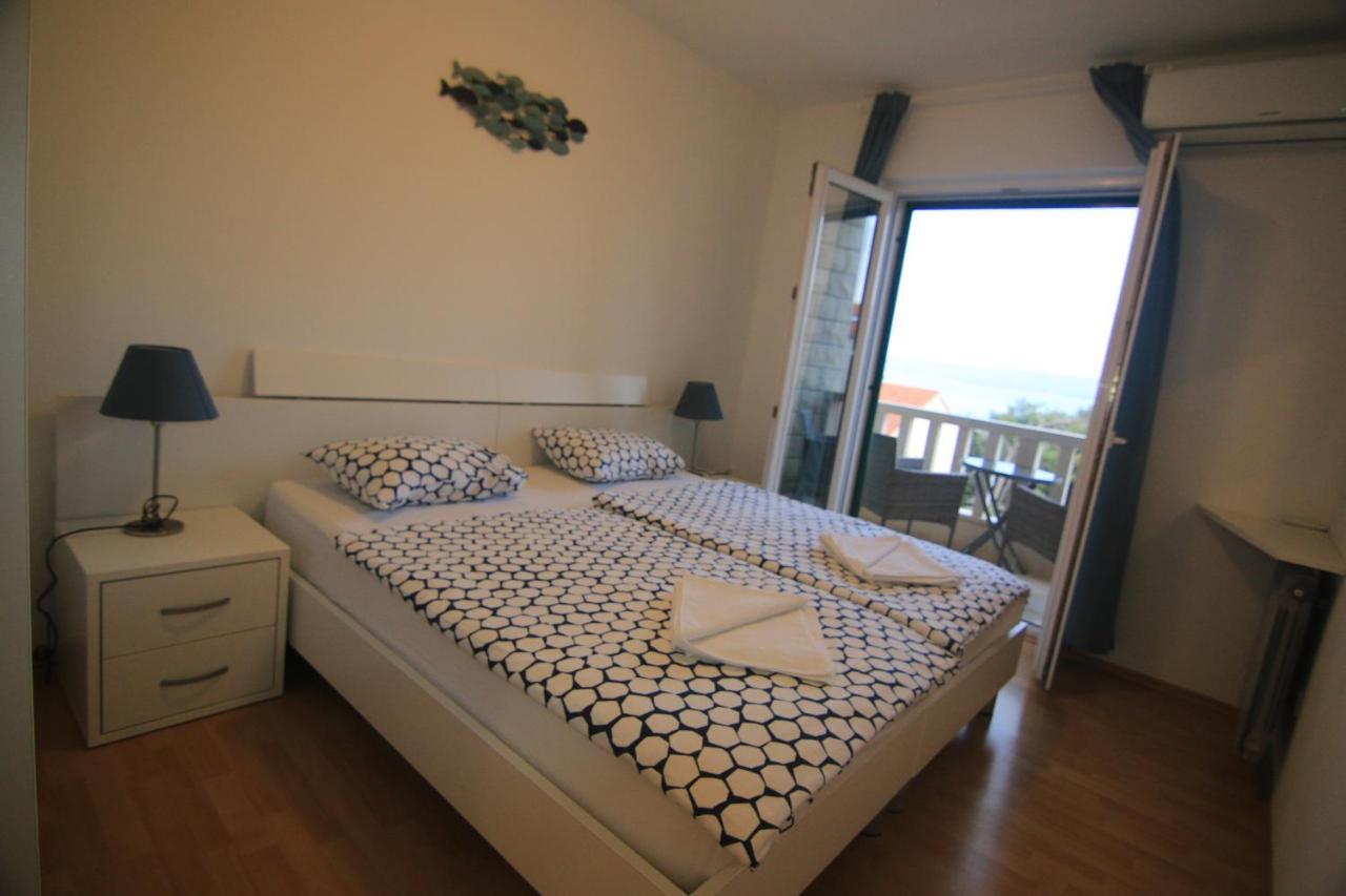 Guest House Marija Bol Bagian luar foto