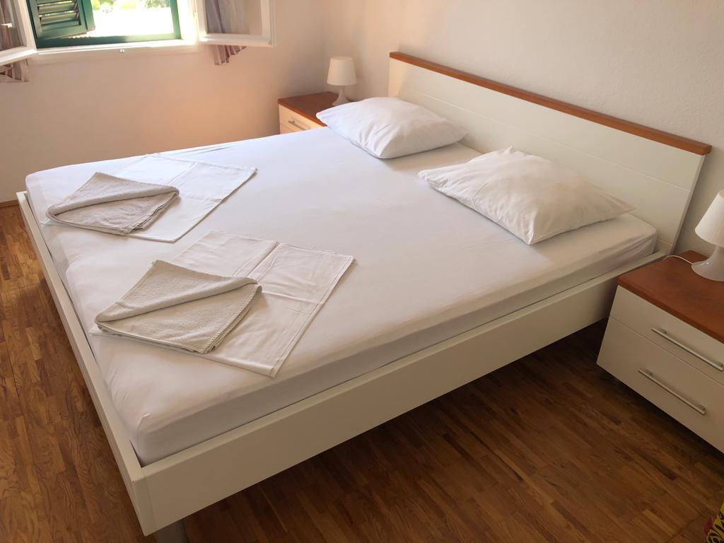 Guest House Marija Bol Bagian luar foto